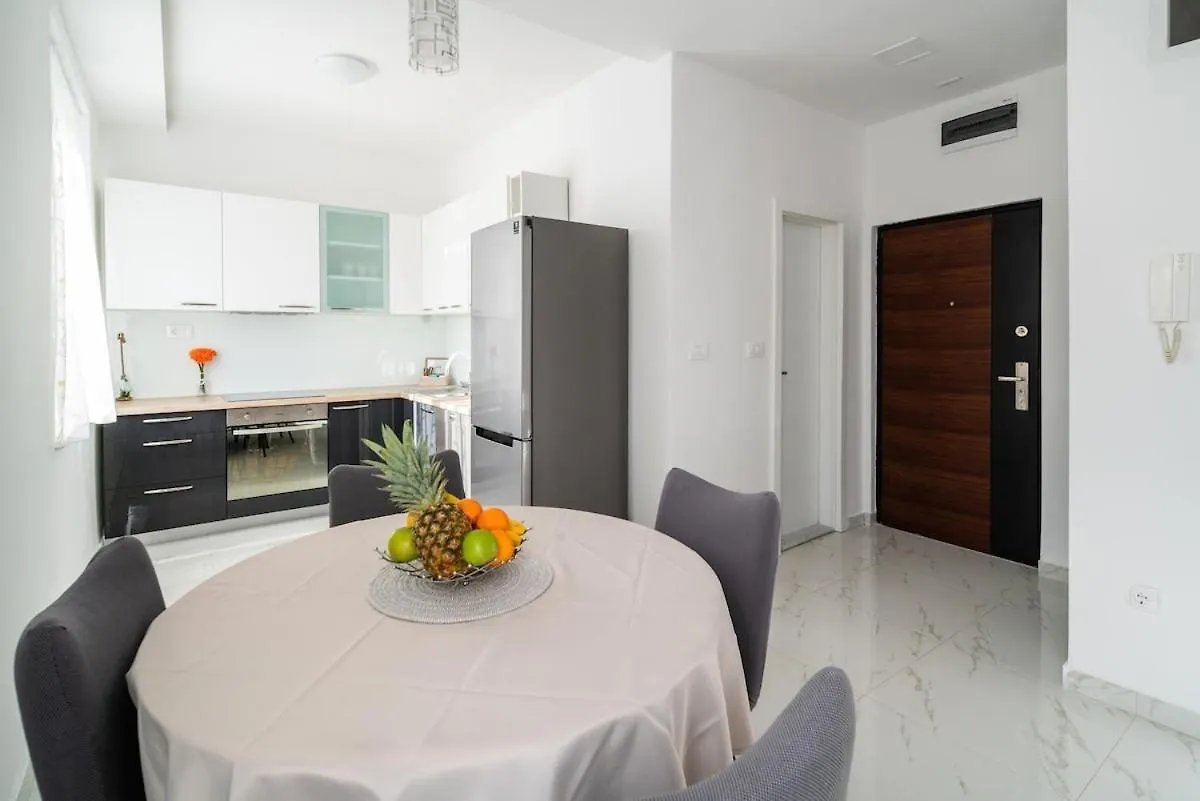 Yellow Old Town Apartment In Center- Brand New Split